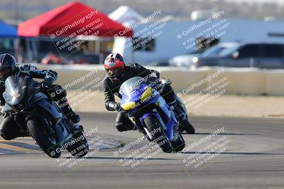 media/Dec-18-2022-SoCal Trackdays (Sun) [[8099a50955]]/Turn 2 (950am)/